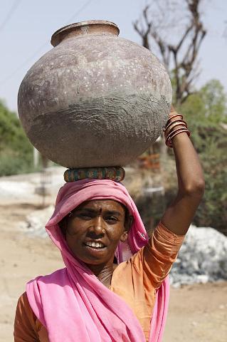 208 Onderweg naar Ranakpur.jpg